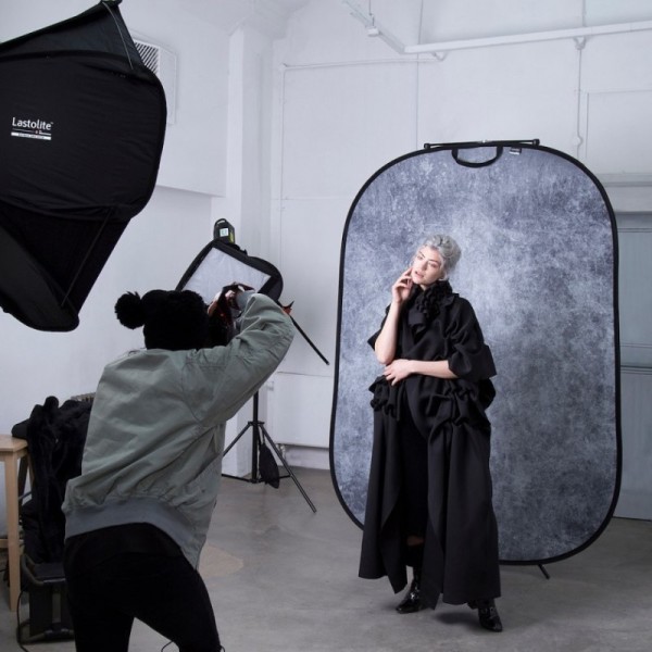 FONDO PLEGABLE DOBLE CARA SMOKE/ CONCRETE 1.5 X 2.1M MANFROTTO - LLLB5745